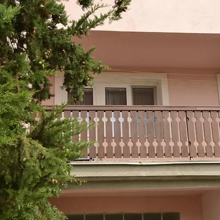 Granny's Ubytovanie v rodine Svaty Jur
